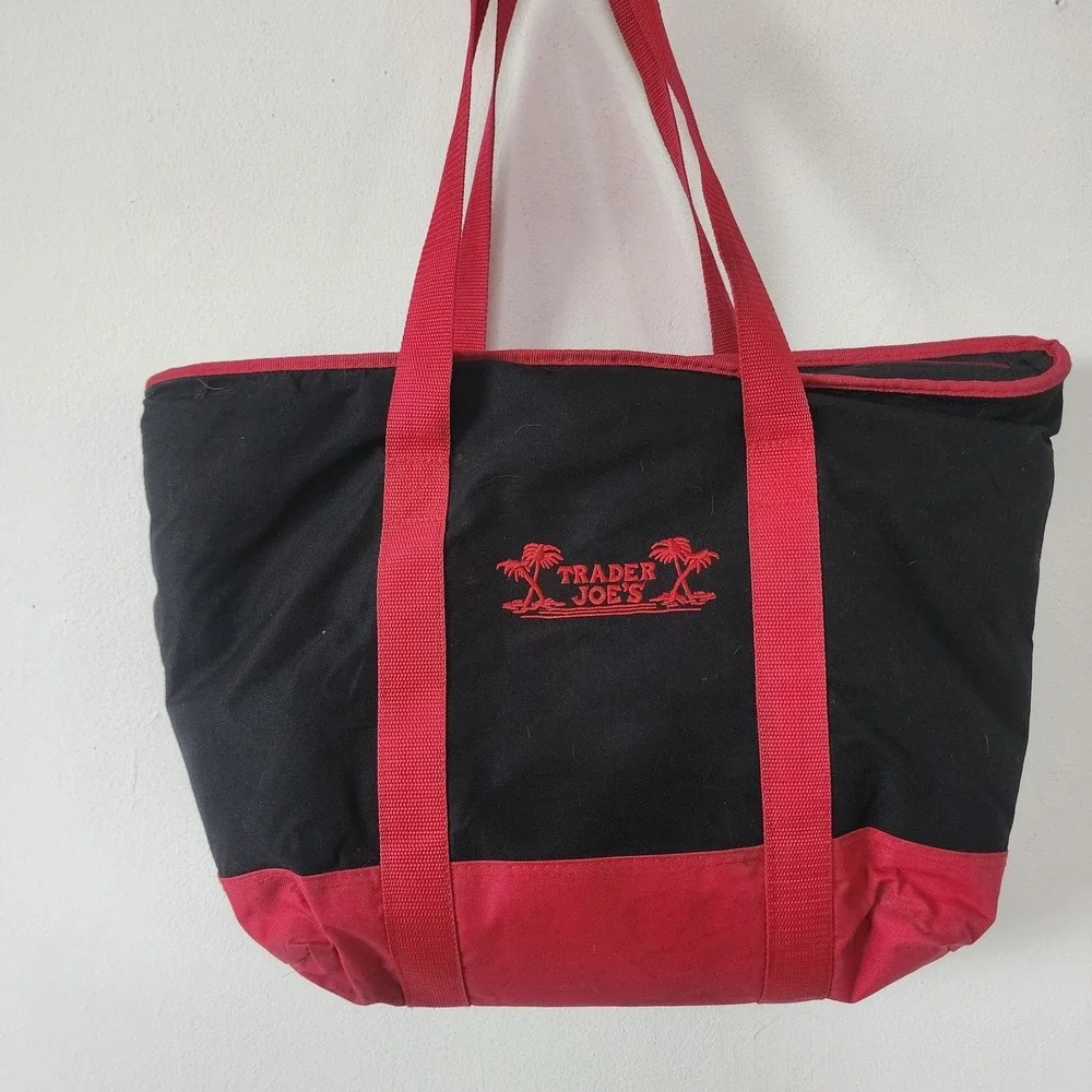 Trader Joes LG Reusable Insulated Collapsible Cooler Bag Red Black w/palm tree